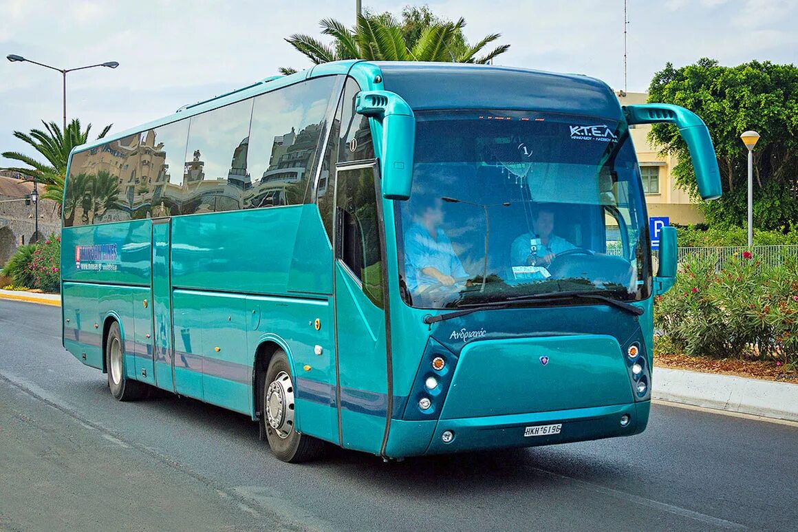 Автобус. Автобус картинка. Голубой автобус. Рейсовый автобус.