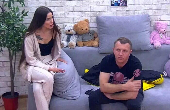 Жена яббарова на доме 2. Яббаров дом 2. Голд пришла на проект к яббарову. Голд пришла на проект к яббарову. Настя голд и яббаров.