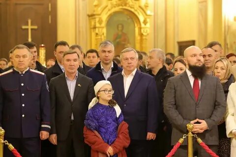 Губернатор поздравил с пасхой