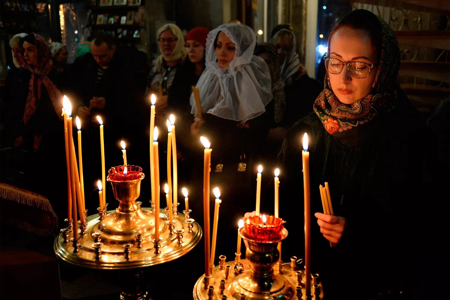 Рождество в храме. Православный храм рождество. Как встречают рождество в церкви. Как встречают рождество в церкви. Рождество церковь.