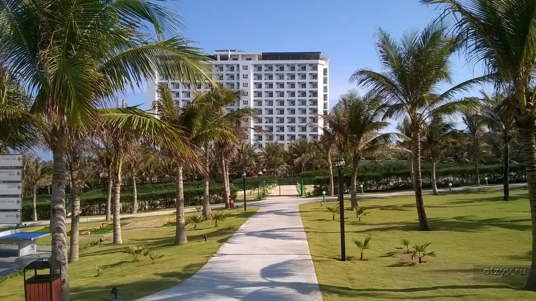 Sea lion beach resort spa. Отель дессоле вьетнам муй нэ. Sea lion beach. Нячанг дессоле отель. Вьетнам нячанг отель дессоле.