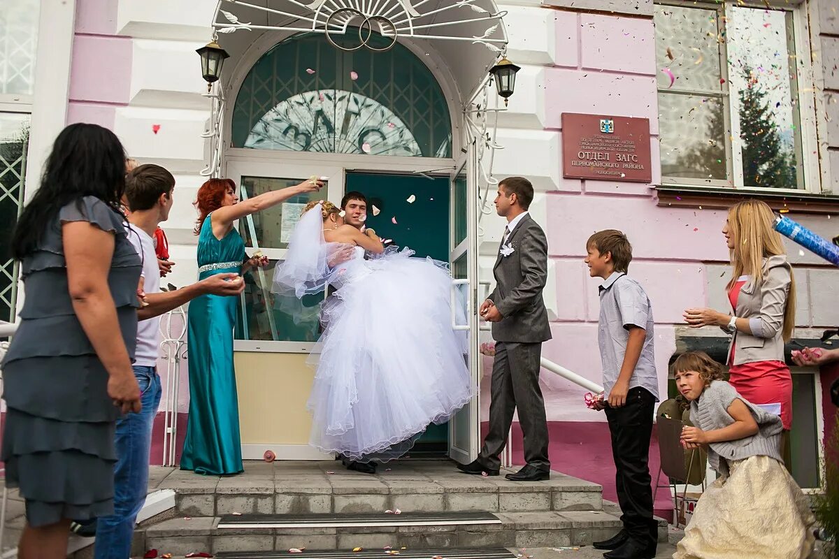 загс первомайского района новосибирск. отдел загс кировского района города новосибирска. график работы январь 2023. новосибирский дворец бракосочетания. режим работы загс новосибирска.