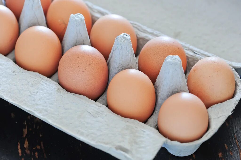 Калорий в отварных яйцах. Яйцо без скорлупы. Egg way. Яйца всмятку в мешочек и вкрутую. Яичница вкрутую.