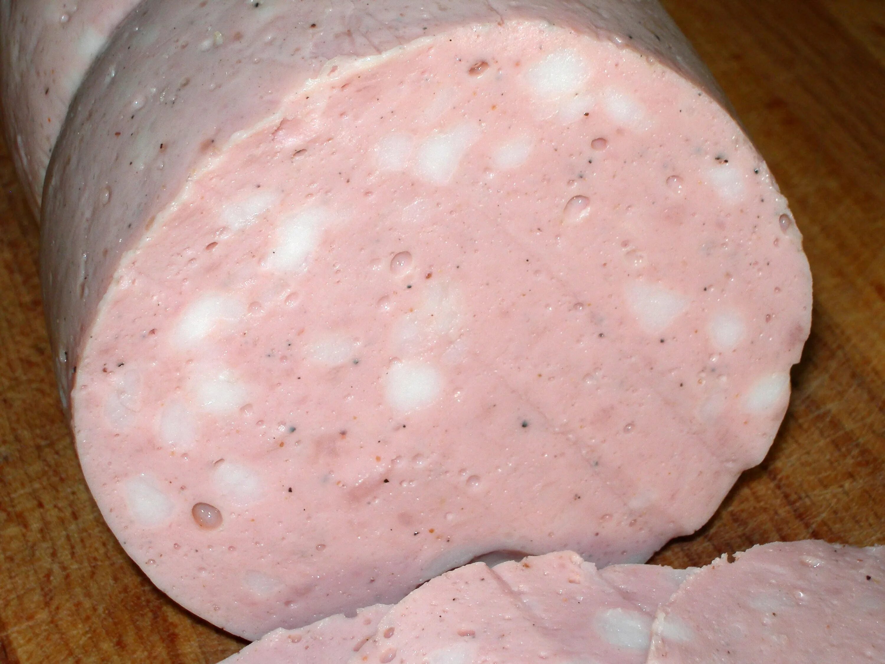 Копченая колбаса. Колбаса рубленая куриная. Колбаса вареная куриная. Домашняя докторская колбаса. Домашняя вареная колбаса из свинины рецепт.