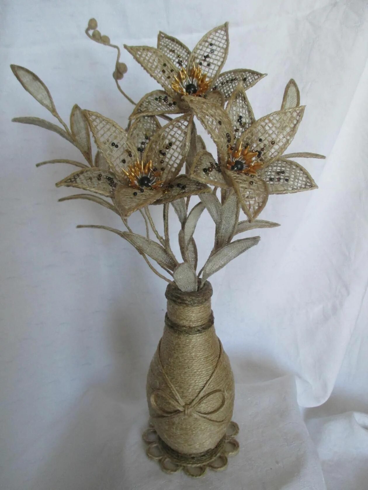 джутовая филигрань и мешковина. цветы из джута. мастер класс цветов из джута. цветы из джута. цветы из джута.