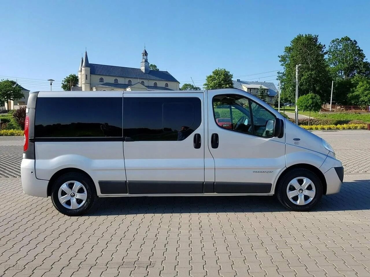 Купить рено пассажирский. Renault Trafic пассажирский. Минивэн Renault Trafic. Рено трафик пассажирский 7 мест. Renault Trafic, 2008 1.9 Грузопассажирский.