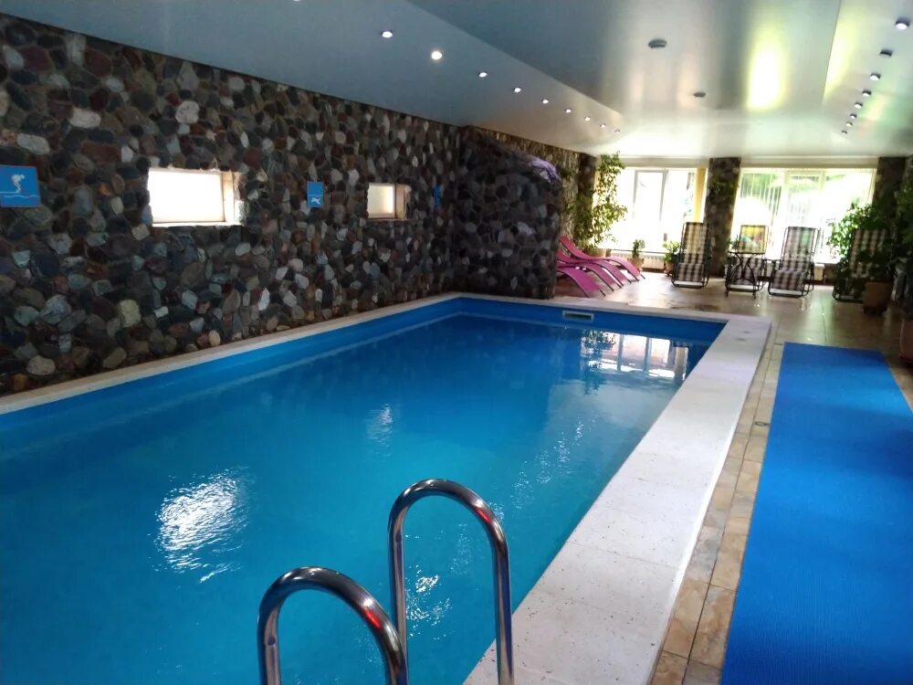 Клуб саун. Сауны брянск с бассейном. Медуза сауна брянск крапивницкого. Сауна в железнодорожном. Сауна бассейн.