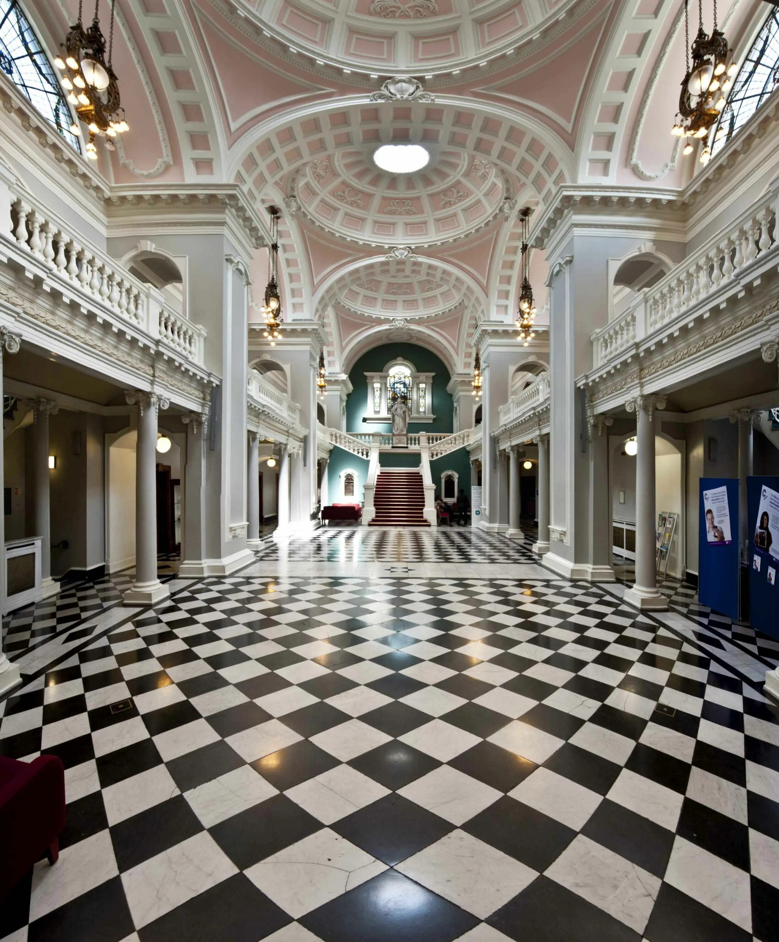 Dream hall. Hackney Town Hall London интерьер. Lovely entrance Hall. Chadwick Hall Roehampton, London. Woolwich Town Hall London England c 1906.