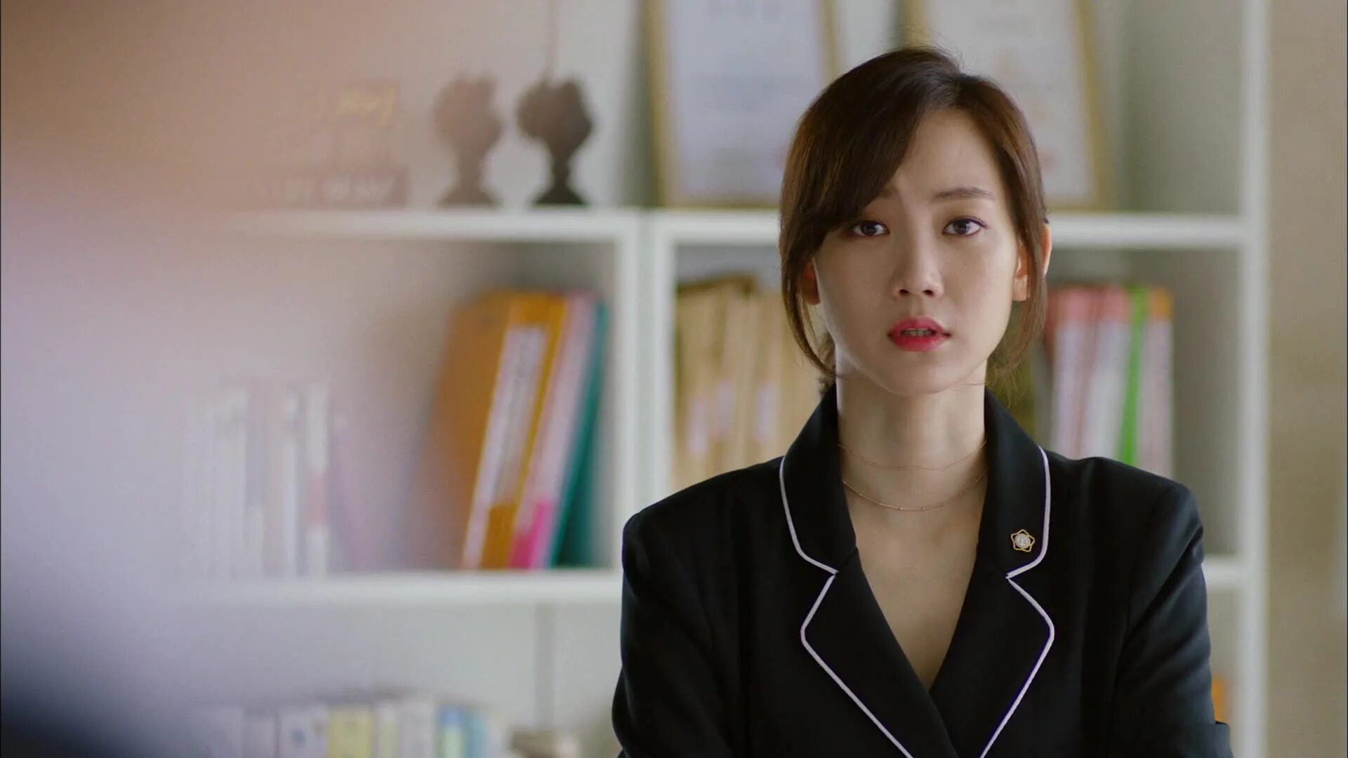 Винченцо дорама 18 серия русская озвучка softbox. Королева детектива дорама (2017) chooriui yeowang. Королева детектива дорама с русской. Королева детектива дорама с русской. Королева детектива дорама 1 сезон.