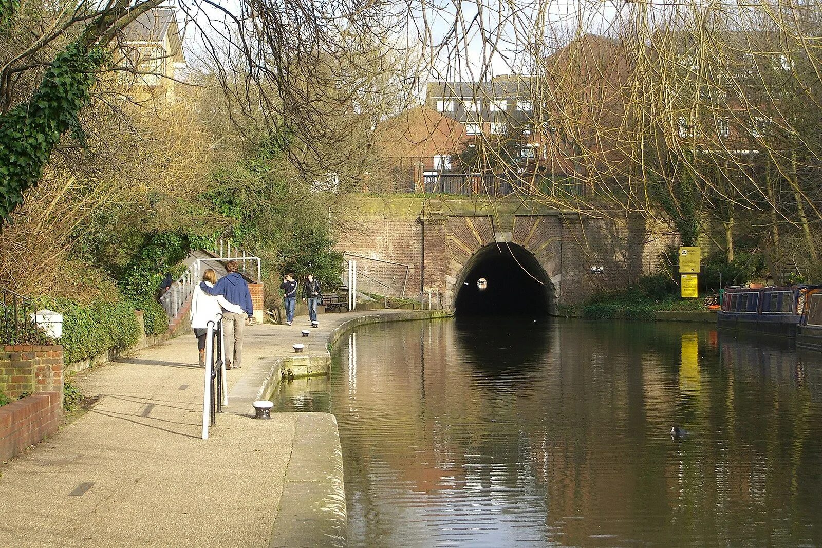 Риджентс канал в Лондоне. Regent s canal. Змеиный канал Лондон. Ислингтон (район Лондона).