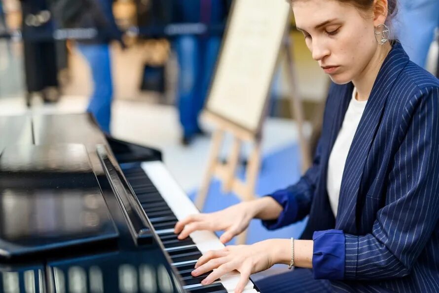 Музыковед автор термина музыкознание. Музыковед автор термина музыкознание. Музыкальные иллюстрации. Музыковед автор термина музыкознание. Варгафтик музыковед.