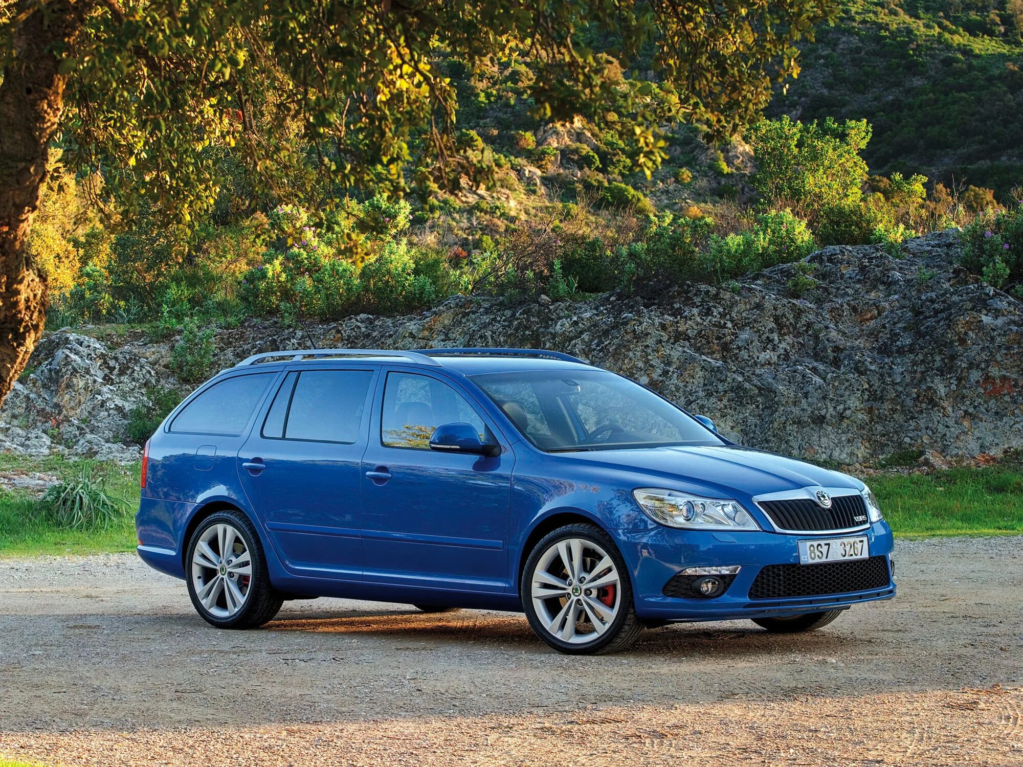 Skoda octavia rs city car driving