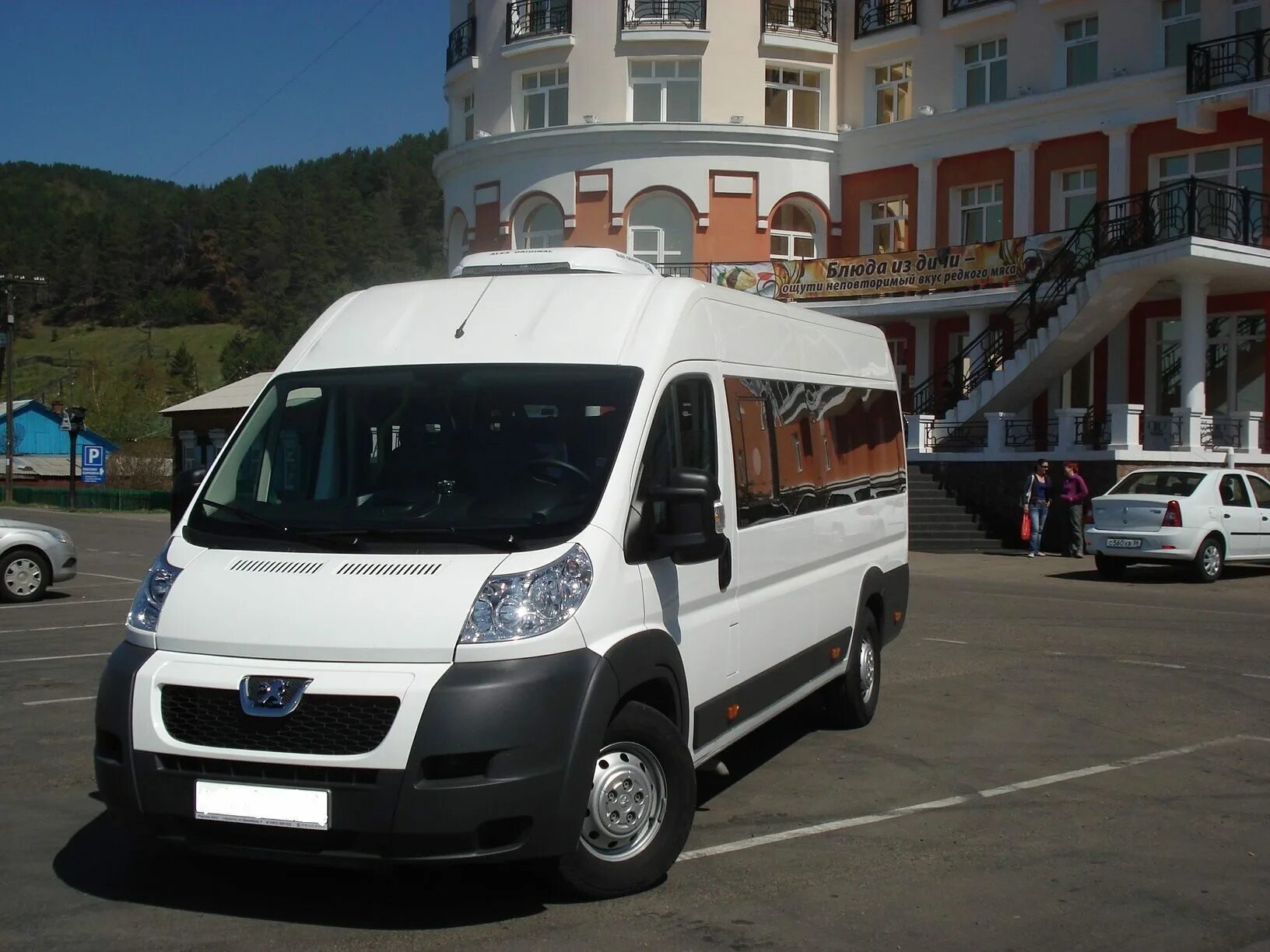 Фиат Дукато пассажирский. Пежо боксер микроавтобус 16 мест. Fiat Ducato микроавтобус. Пежо боксер 19 мест.