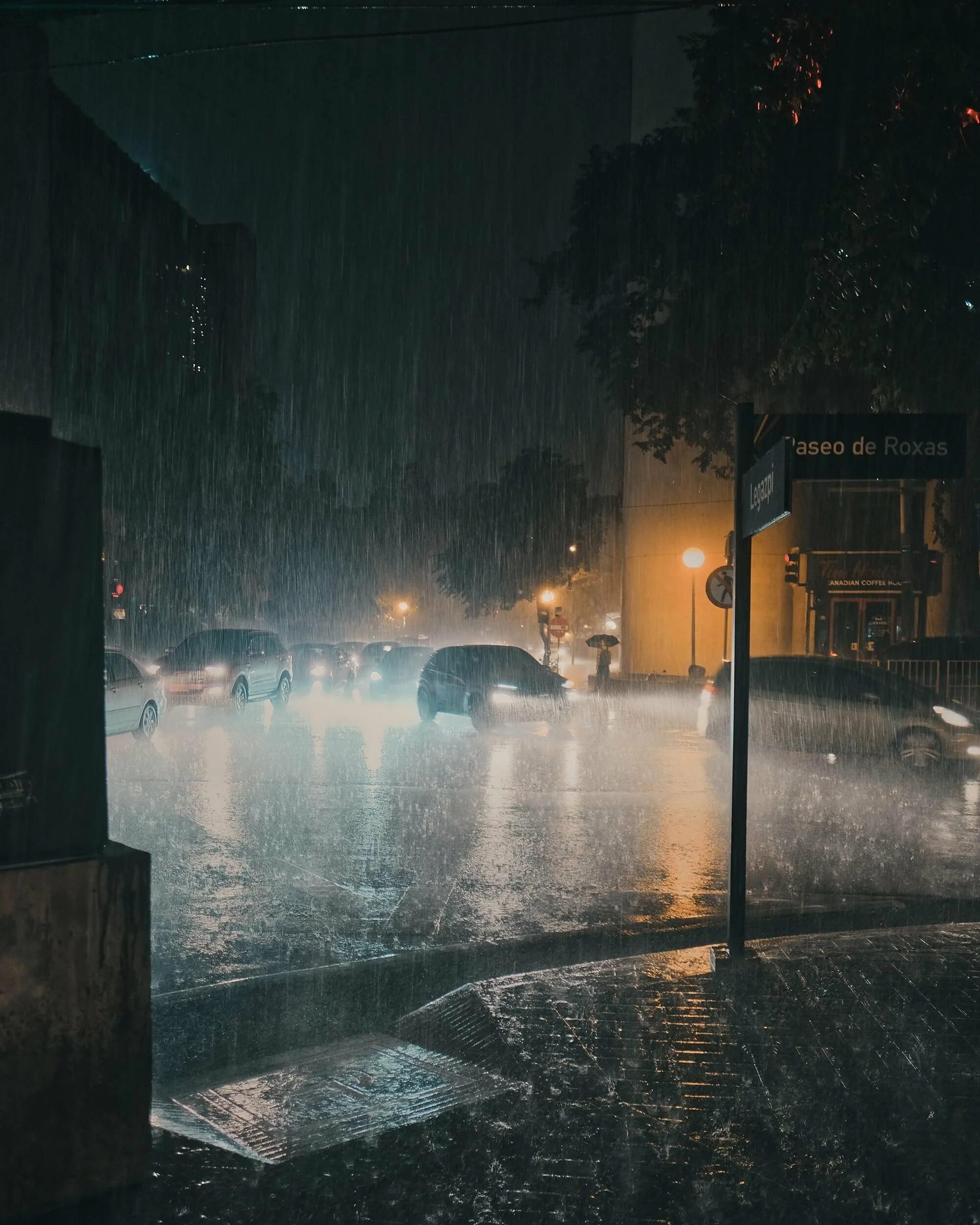 Вечер дождик. Дождь ночью. Дождливый город. Дождь в городе. Дождливая ночь.