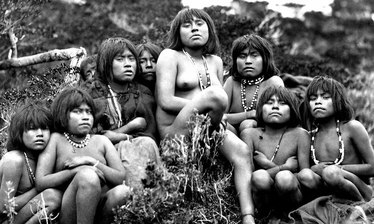 Народы севера ненцы. Сланцевые горы. Дети северных народов. Ямальская тундра и ненцы. Коренные земли.