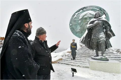 Наши молятся перед боем