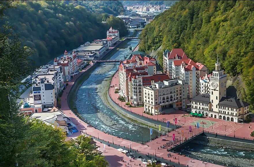 Ратуша красная поляна сочи. Красная поляна достопримечательности. Ясная поляна сочи. Сочи красная поляна с высоты птичьего. Красная поляна сочи роща хутор.