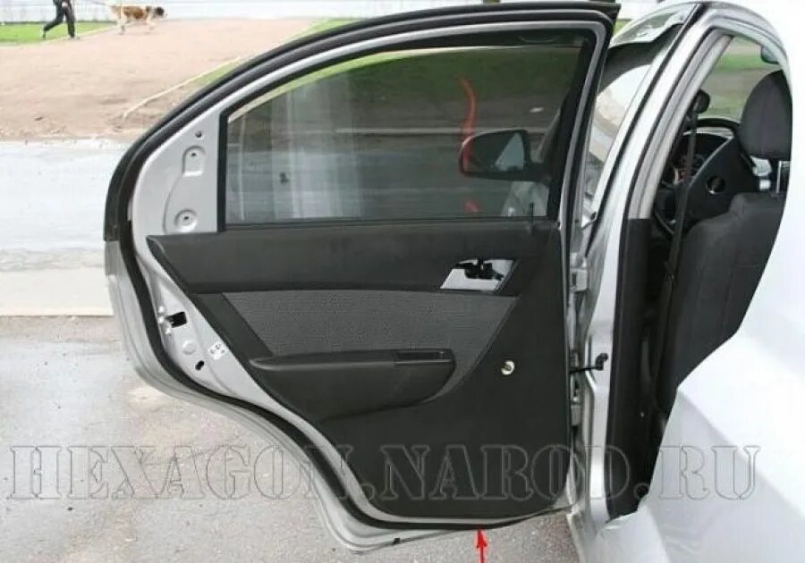 Как снять двери авео Drzwi wejściowe demontaż i montaż (Chevrolet Aveo T250 2006-2011: Karoseria: Z
