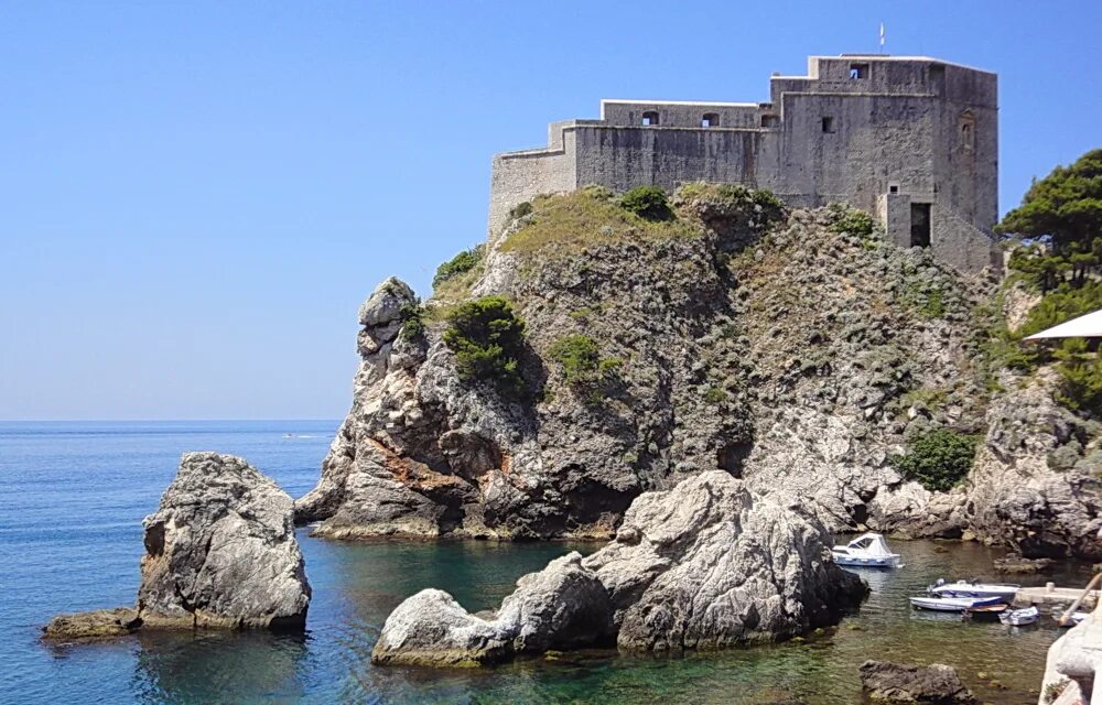 Ровинь хорватия. Отдых европа море. Пляж брела хорватия. Франция ницца лазурный. Отдых европа море.