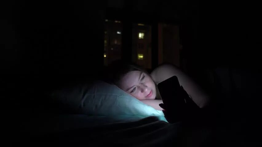 Poots in her sleep. She sleep video. Still sleeping. Молодые sleeping. Девушка спит ночью.