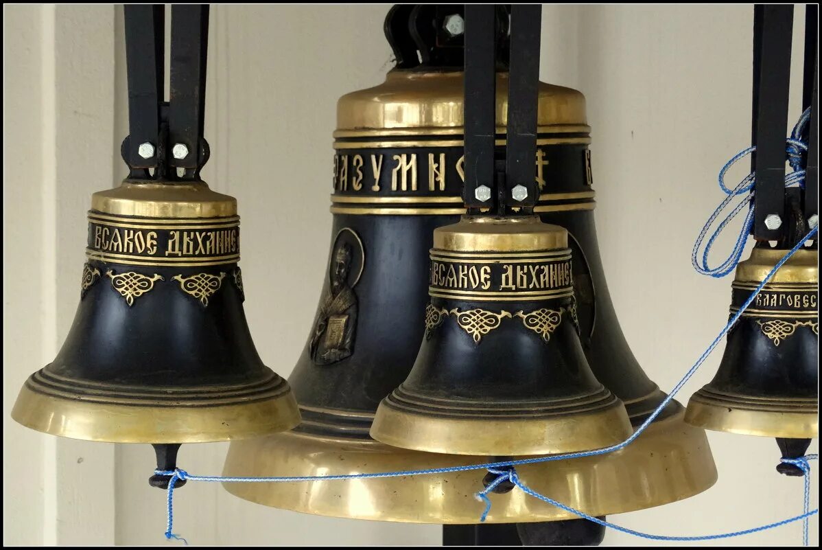 колокола на колокольне. стих колокола любви и веры. колокольный звон колокол благовест. колокола пасхальный звон благовест. колокола на руси.