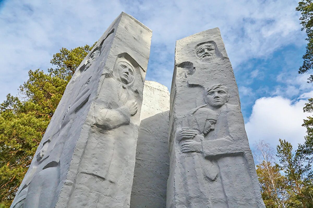 Озаричи мемориальный комплекс. Озаричи лагерь смерти мемориал. Концлагерь Озаричи Беларусь.