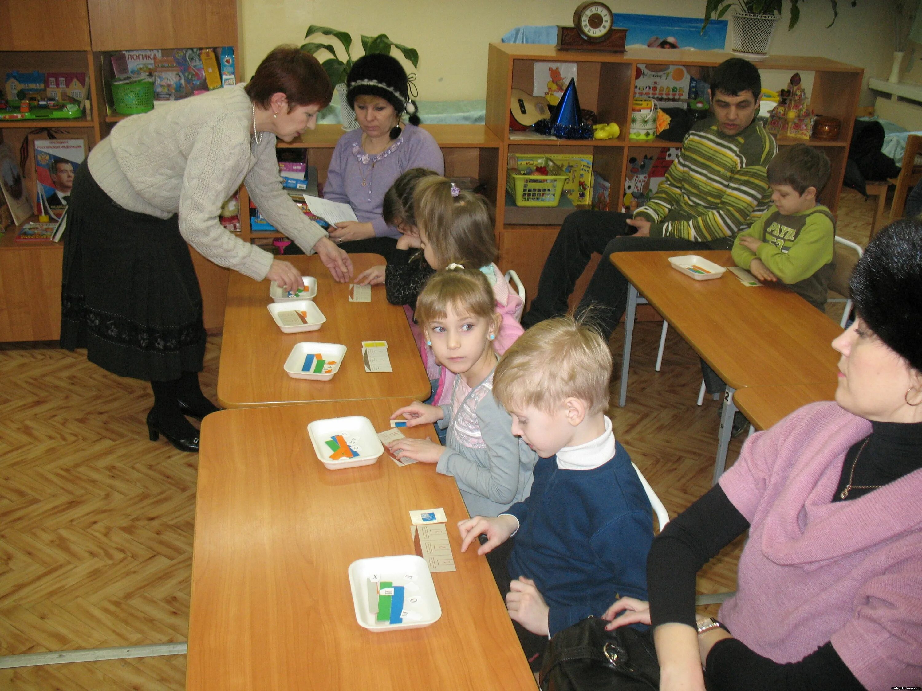 Выпускной в логопедической группе. Занятия с логопедом. Занятия с логопедом в школе. Для занятий логопеда в саду. Логопедические групповые занятия в детском саду.