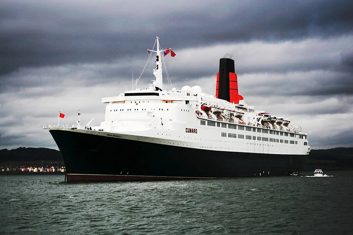 Лайнер куин Элизабет 2. Лайнер «RMS Queen Elizabeth». Квин Элизабет лайнер Кунард. Куин Элизабет корабль пассажирский.