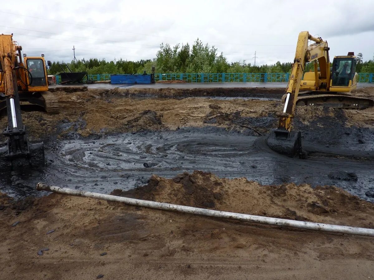 Купим шлам. Шламовый амбар для бурения. буровой шлам. нефтяной шлам. нефтешлам утилизация.