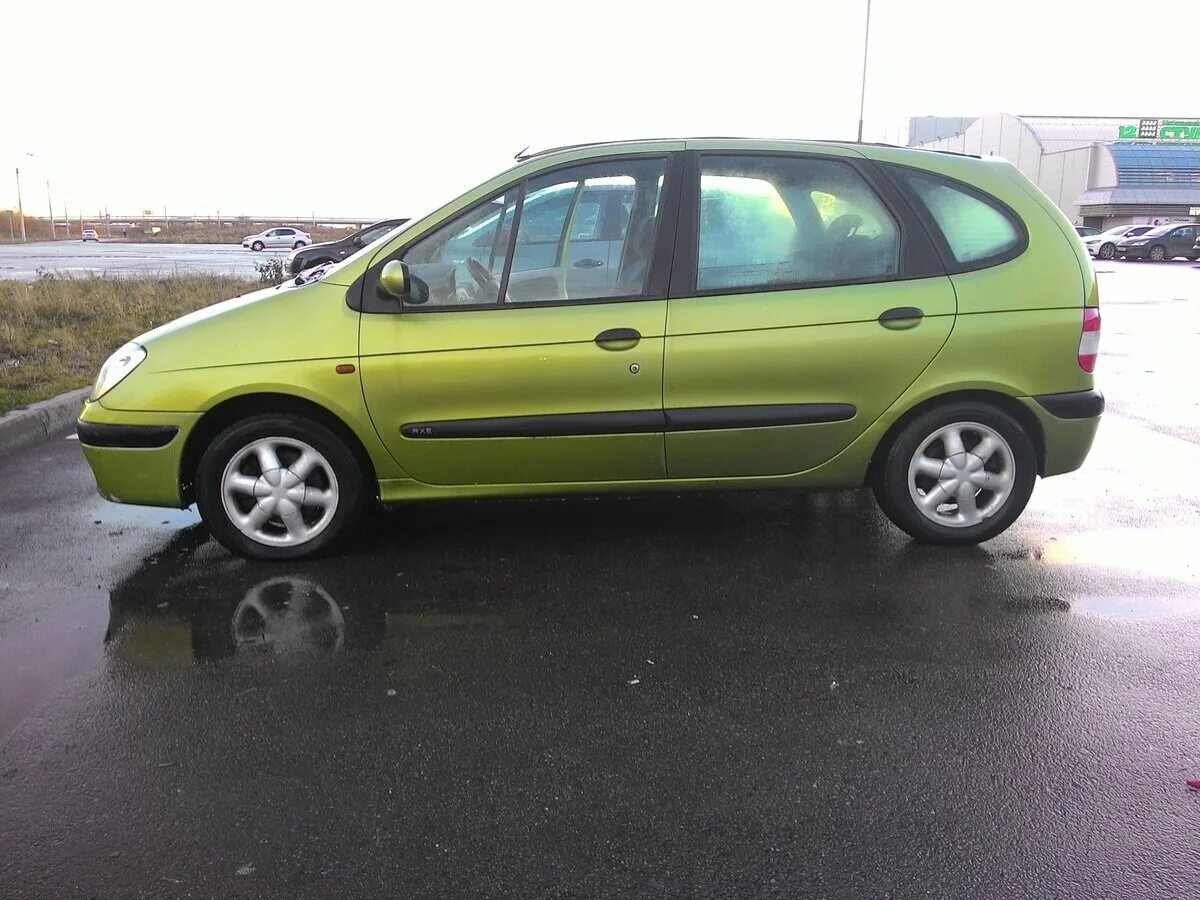 Renault scenic 1.6. Рено Сценик 1 Рестайлинг. Renault Scenic 2001 зелёный. Рено Сценик 2001. Рено Сценик 2001 зеленый.