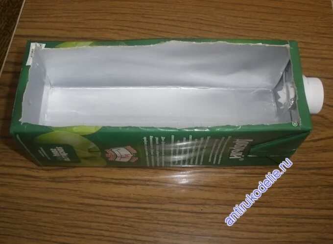 Что можно сделать из коробки под сока. Коробка из под сока поделки. Кошелек из коробки из под сока. Поделки из коробок сока. Шкатулка из коробочек от сока.