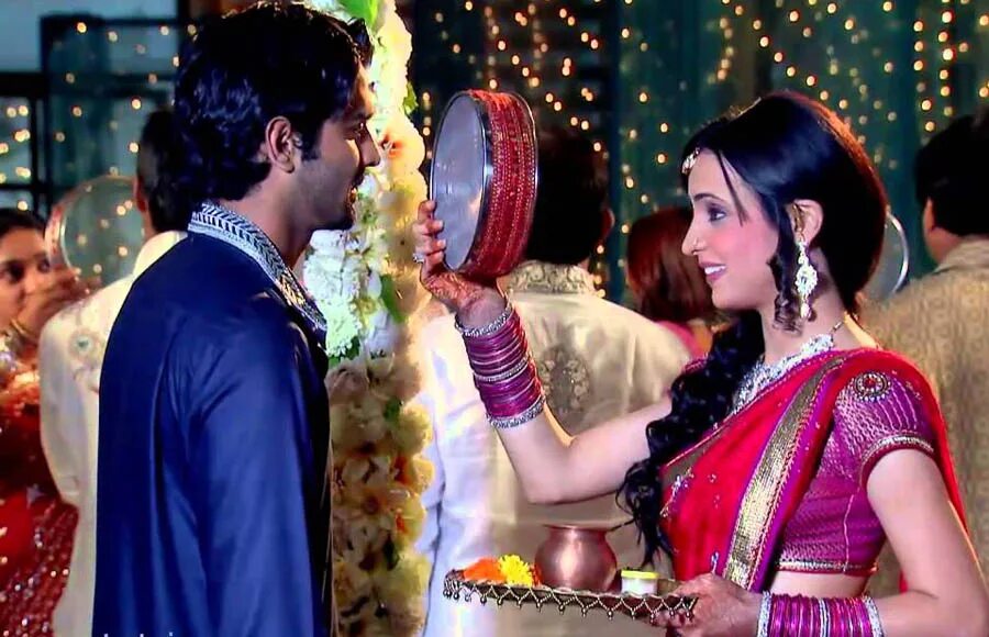 Карва-чаутх. Iss pyaar ko kya naam doon. Is pyaar ko kya naam doon. Барун собти. Какая это любовь индийский.
