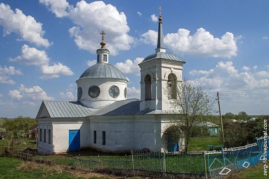 Народное слово хохольский. Село Рудкино Хохольский район Воронежская область. Рудкино Воронежская область Богоявленский храм. Церковь в Рудкино Хохольский район. Церковь в селе Рудкино Хохольского района Воронежской области.