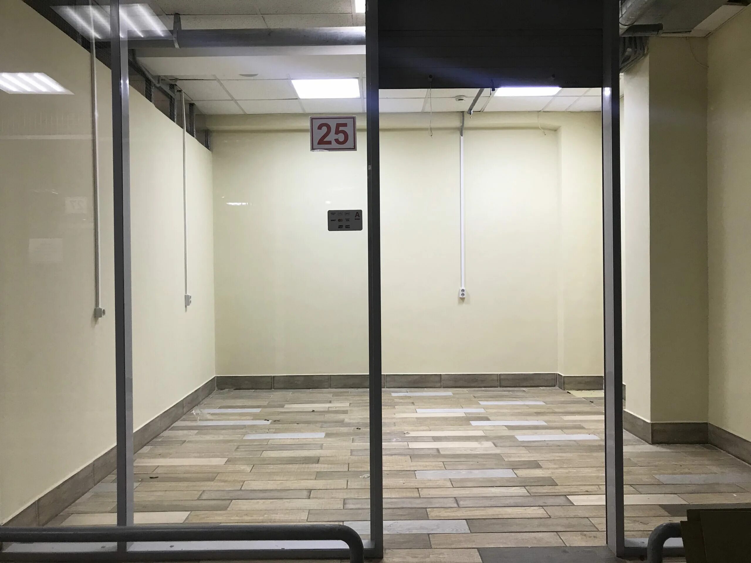 Г екатеринбург свердловская область улица репина 103 офис 335. Помещение под магазин. Аренда помещений трудовое. Аренда помещений трудовое. Аренда помещений трудовое.