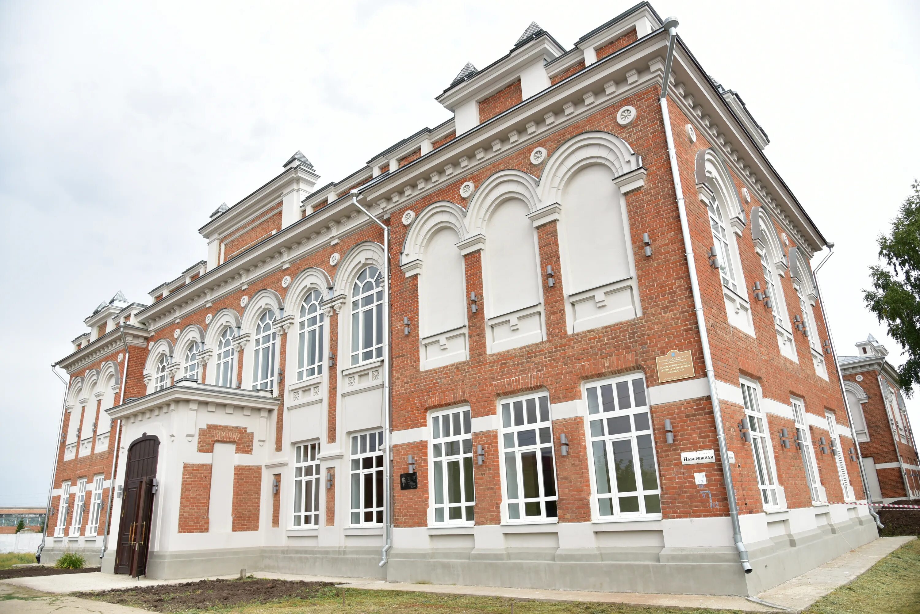 Школа 1795 москва. Открыть училище. Строительный техникум октябрьский. Лицей 51 ростов. Открыть училище.