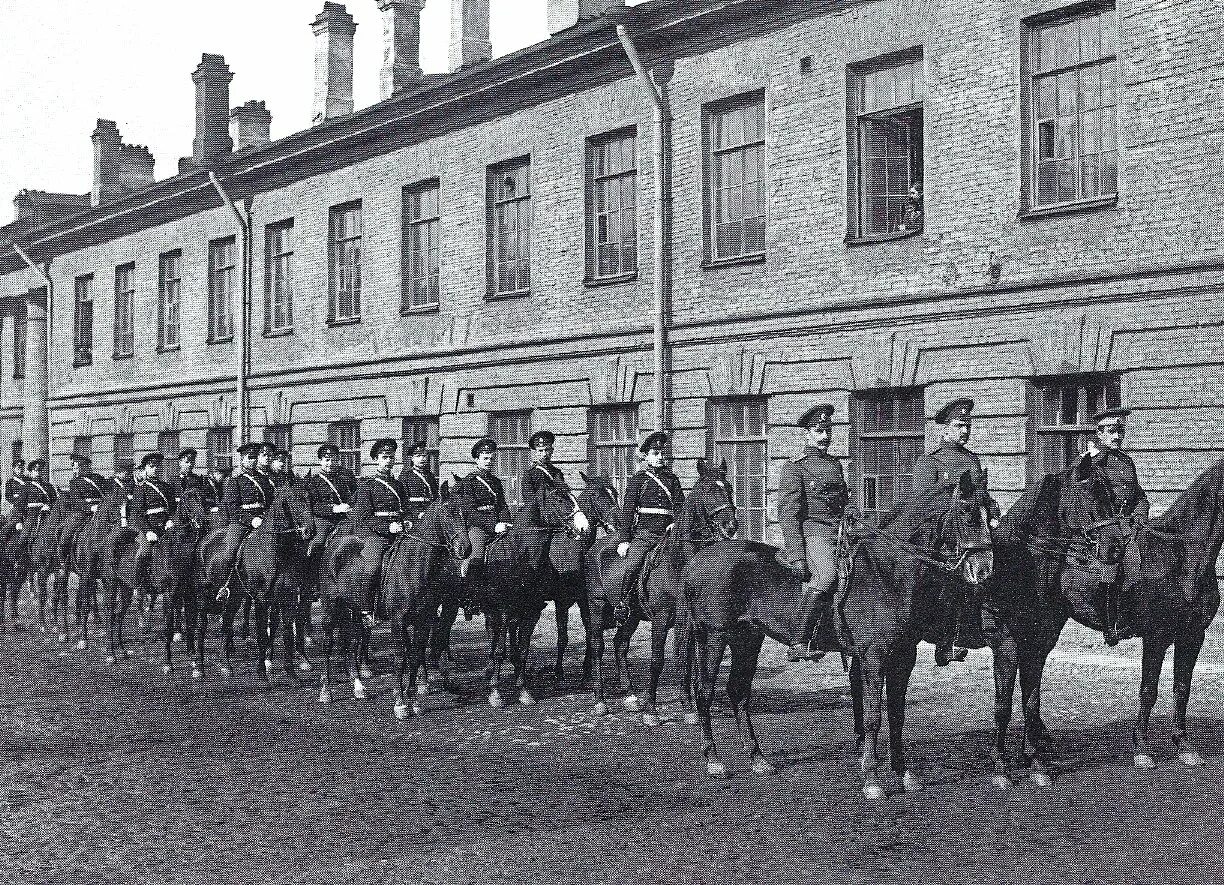 Николаевское кавалерийское училище 1907 год. Кавалеристы в Петербурге 1905. Николаевское кавалерийское училище в Санкт-Петербурге. Форма Николаевского кавалерийского училища.