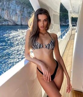Liza Kovalenko lizakovalenkoo sqweracom 172. 