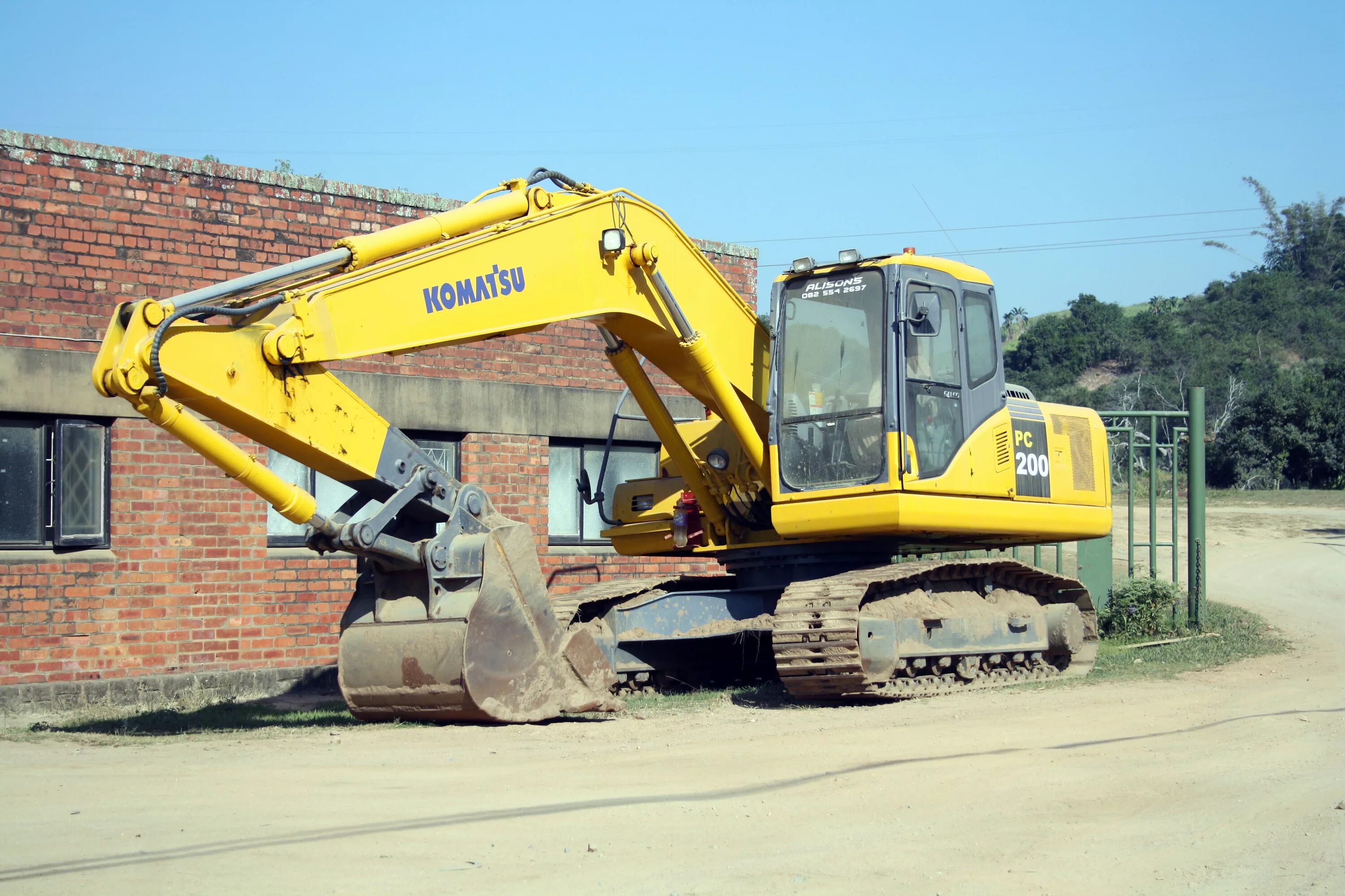 Экскаватор Коматсу 200. Экскаватор Komatsu PC 200. Экскаватор Komatsu pc200-7. Экскаватор Komatsu pc400-8. Экскаватор комацу 200