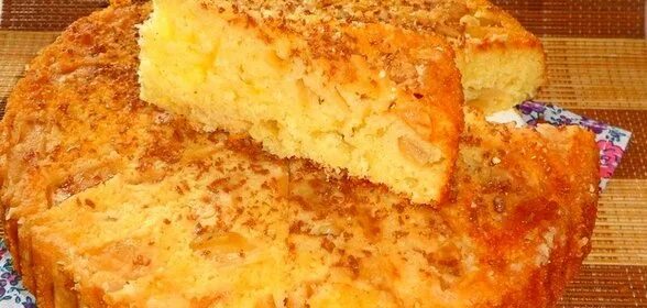 Манный пирог с яблоком