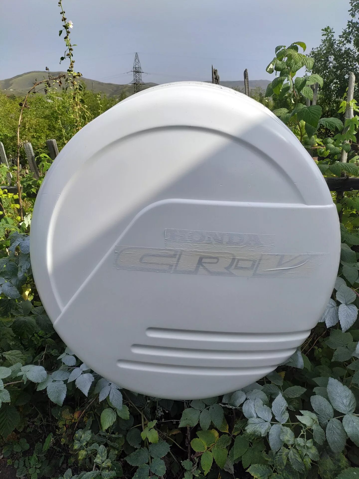 Колпак запасного колеса. Колпак запасного колеса. Колпак запаски нива шевроле r16. Колпак запасного колеса шевроле нива 2003. Колпак запаски лада нива.