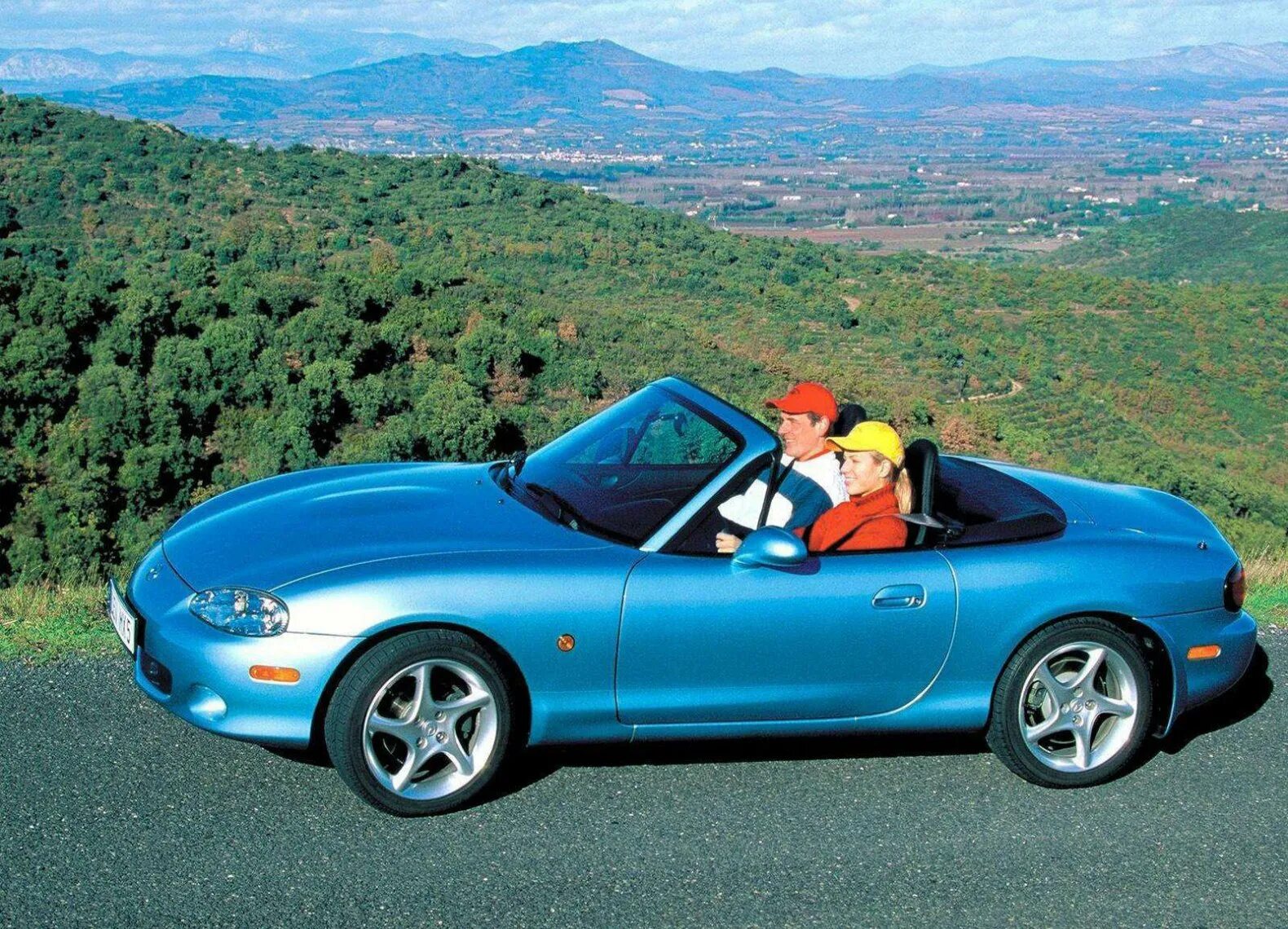 Honda mazda. Mazda MX-5 2000. Mazda MX-5 2001. Mx2000 Mazda. Мазда родстер 2001.