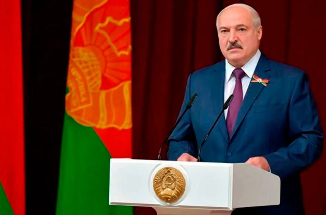 Выступление лукашенко на народном собрании. Лукашенко портрет.