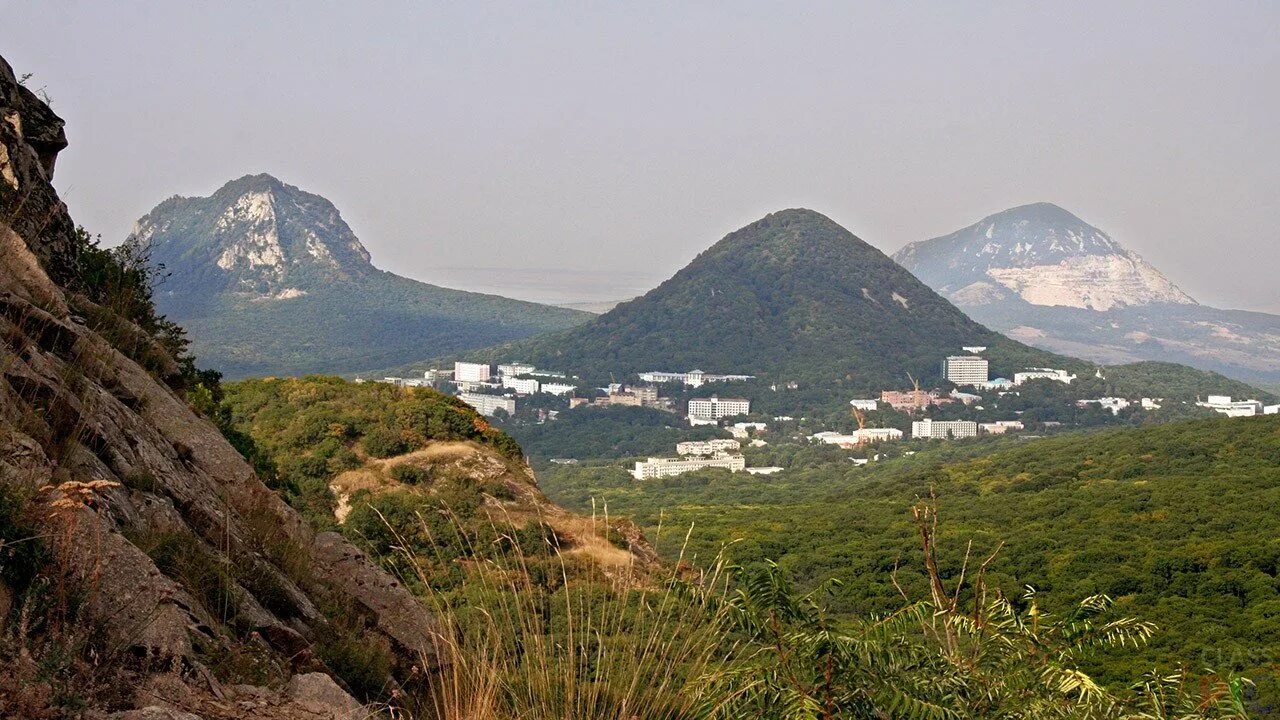 Горы кавминвод. Горы кавминвод. Гора бештау пятигорск. Гора бештау железноводск. Гора шелудивая пятигорск.