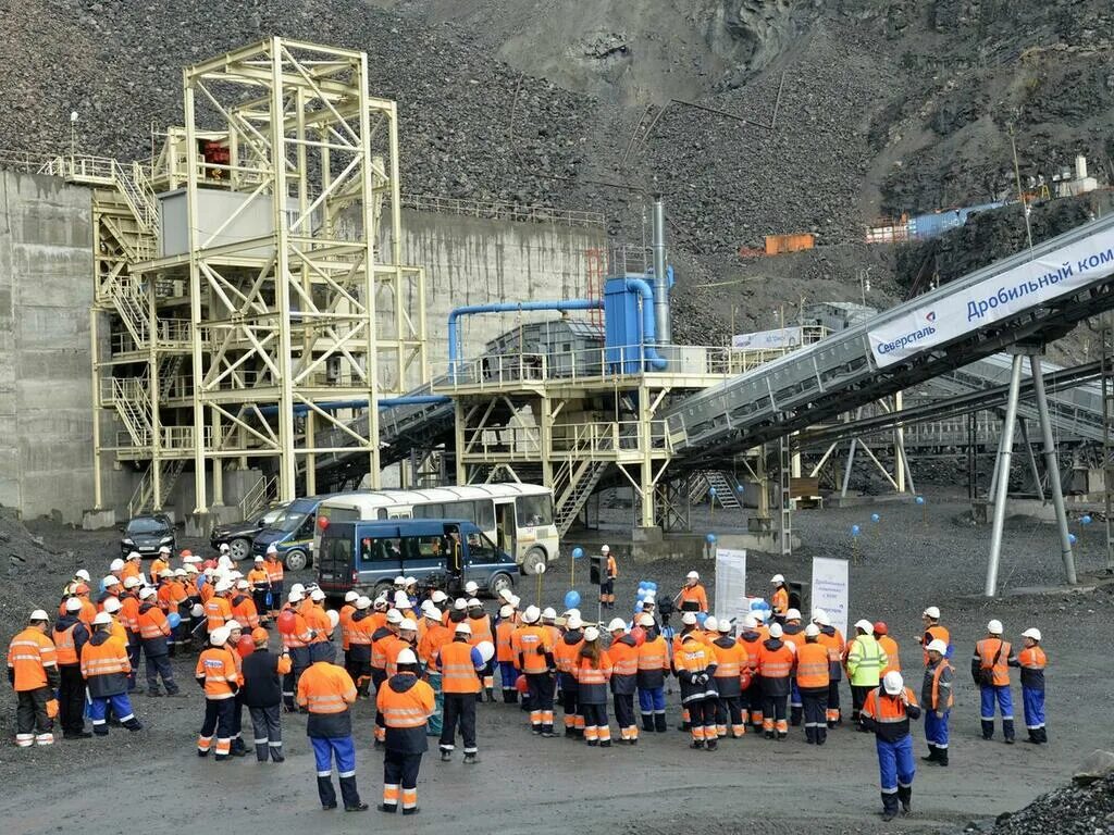 Гок управление. Алишер усманов лебединский гок. Токаренко александр валерьевич лебединский гок. Михайловский гок железногорск курская область. Начальник шахты стойленский гок.