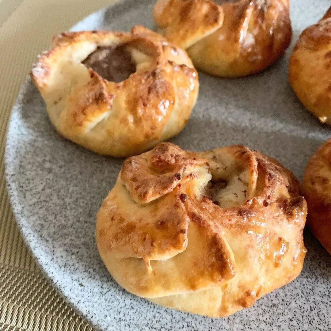 Беляши из фарша в духовке рецепт. Вкусные беляши. беляши в духовке. беляш печеный. беляши в духовке из дрожжевого теста с фаршем.