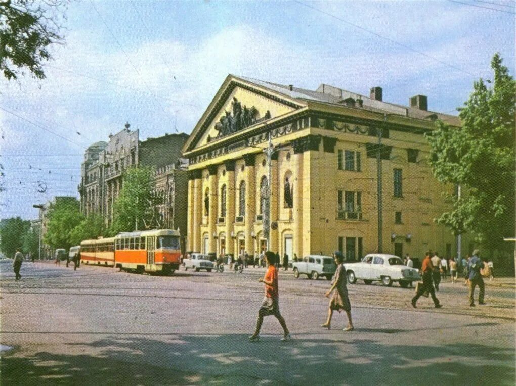 ростов на дону 1990 годы. ростов 2000 год. ростов на дону в 90-е годы. театральная площадь ростове-на-дону в 80-х. трамвай ростов на дону нариманова.