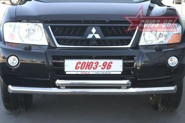 Защита переднего бампера Mitsubishi Pajero 3. Митсубиси Паджеро 3 защита на передний бампер. Защита переднего бампера на Мицубиси Паджеро 3. Защита переднего бампера Паджеро 3.