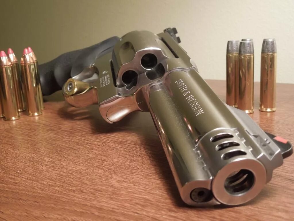 Магнум уфа. Револьвер 460 Магнум. 460 S W Magnum. Револьвер Ремингтон 50 Калибр. Model 460v Revolver.