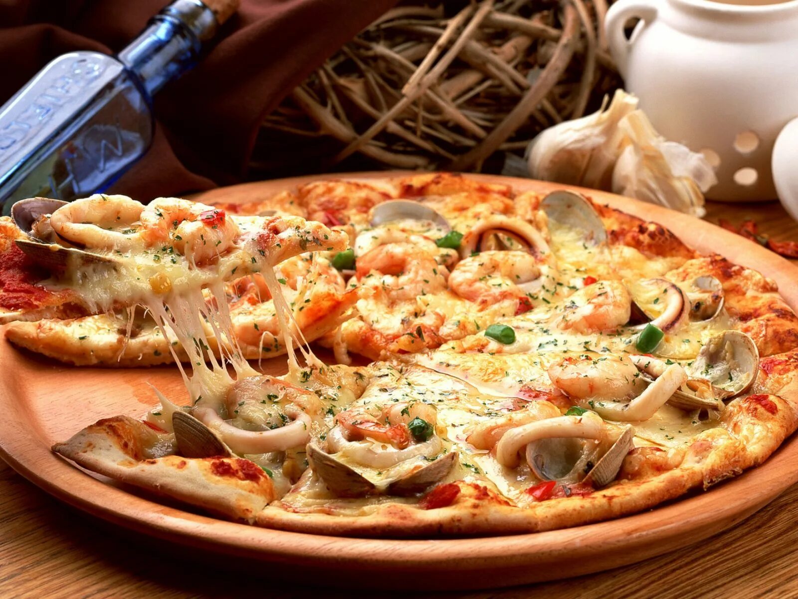 Самая вкусная страница. "Пицца". Итальянская пицца. Аппетитная пицца. Красивая аппетитная пицца.