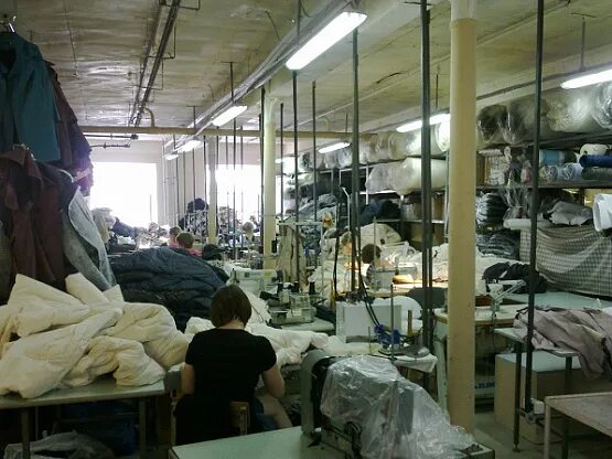 Фабрики для 10 лет. Обувная фирма юничел челябинск. Склад швея. Производители мебели. Детская комната ллядеврчки.